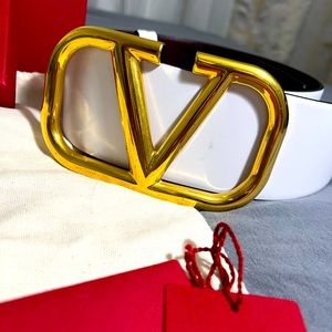 Valentino Garavani V-logo Signature Belt